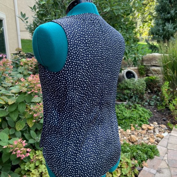 Sleeveless blouse, Banana Republic, Small - Picture 5 of 7